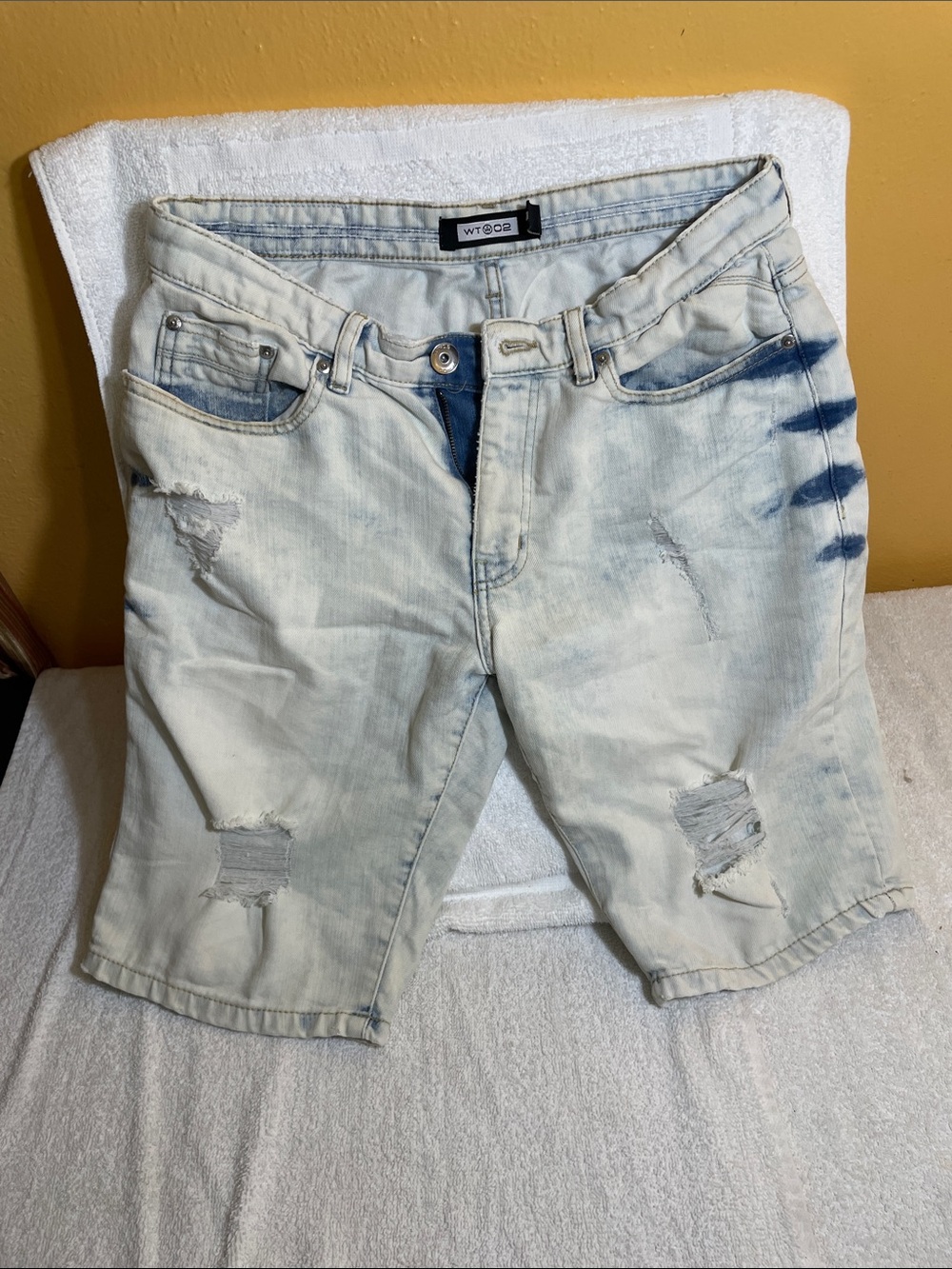 Light Wash Distressed Men's Denim Shorts - WT02